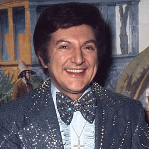 liberace-9381642-1-402